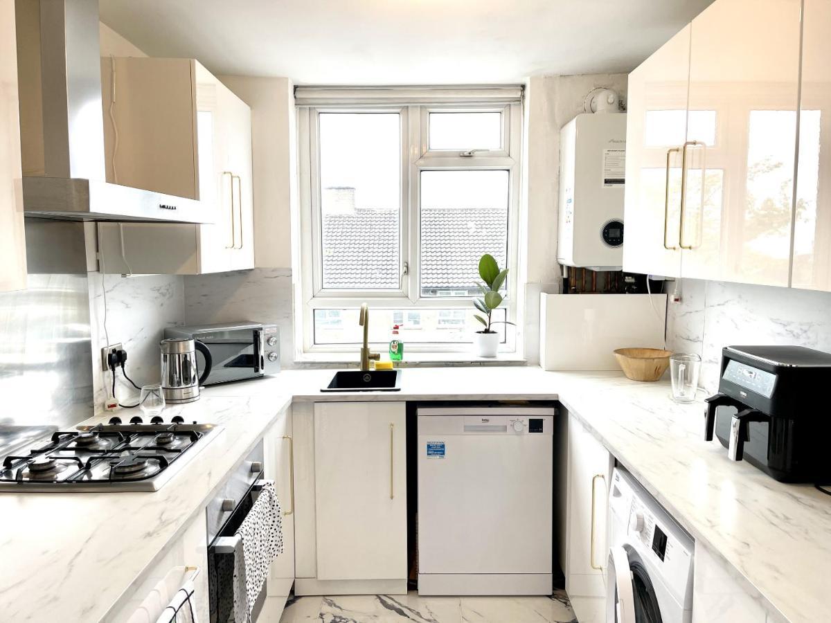 Beautiful 3-Bed Apartment At Swiss Cottage Londra Dış mekan fotoğraf