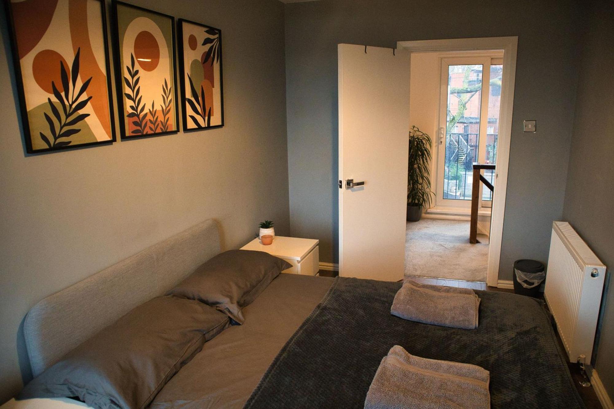 Beautiful 3-Bed Apartment At Swiss Cottage Londra Dış mekan fotoğraf