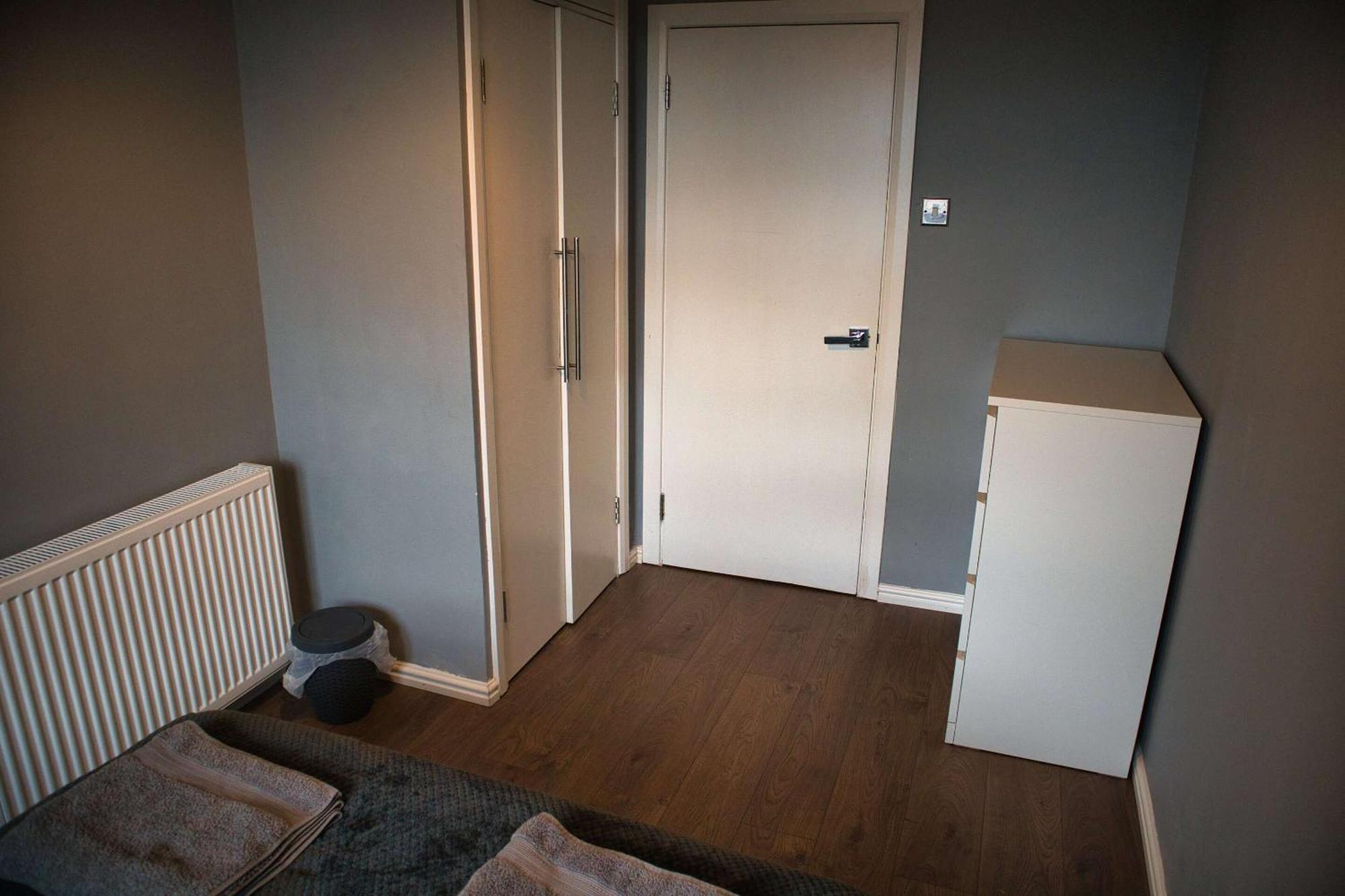 Beautiful 3-Bed Apartment At Swiss Cottage Londra Dış mekan fotoğraf