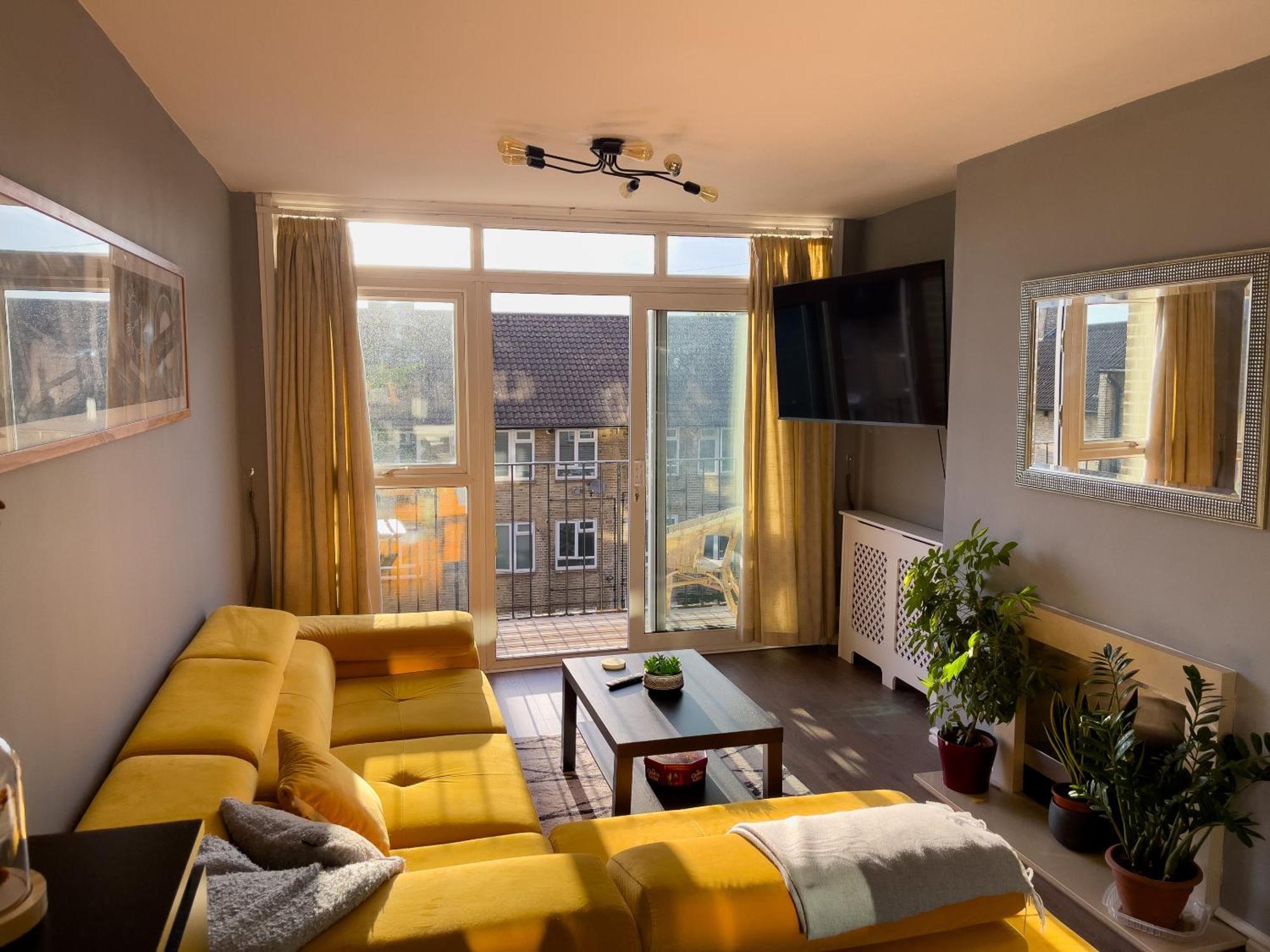 Beautiful 3-Bed Apartment At Swiss Cottage Londra Dış mekan fotoğraf