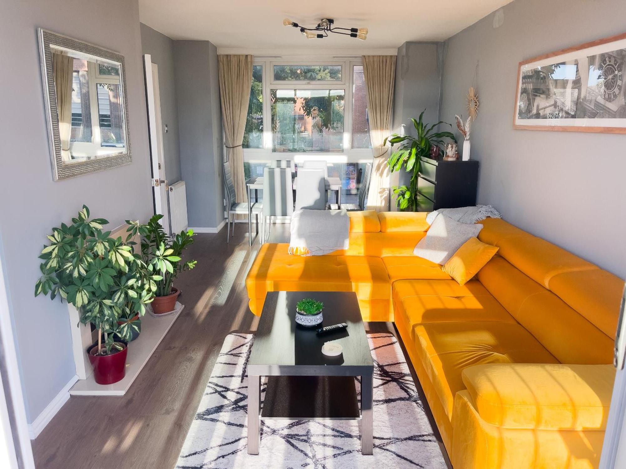 Beautiful 3-Bed Apartment At Swiss Cottage Londra Dış mekan fotoğraf